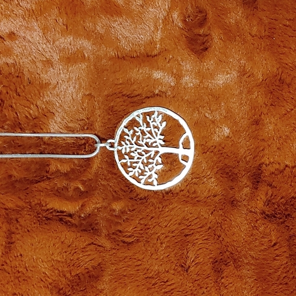 🇨🇦3 For $20🇨🇦NWT Silver toned Tree of Life Necklace - Picture 2 of 5